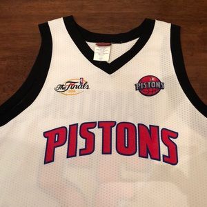 XL Pistons Jersey